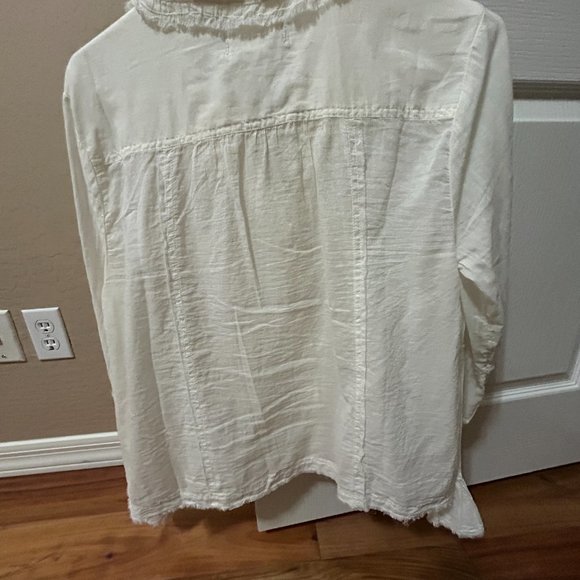 LIKE NEW! Women's We the Free White Pleated/Ruffled Blouse - XS - Picture 13 of 13